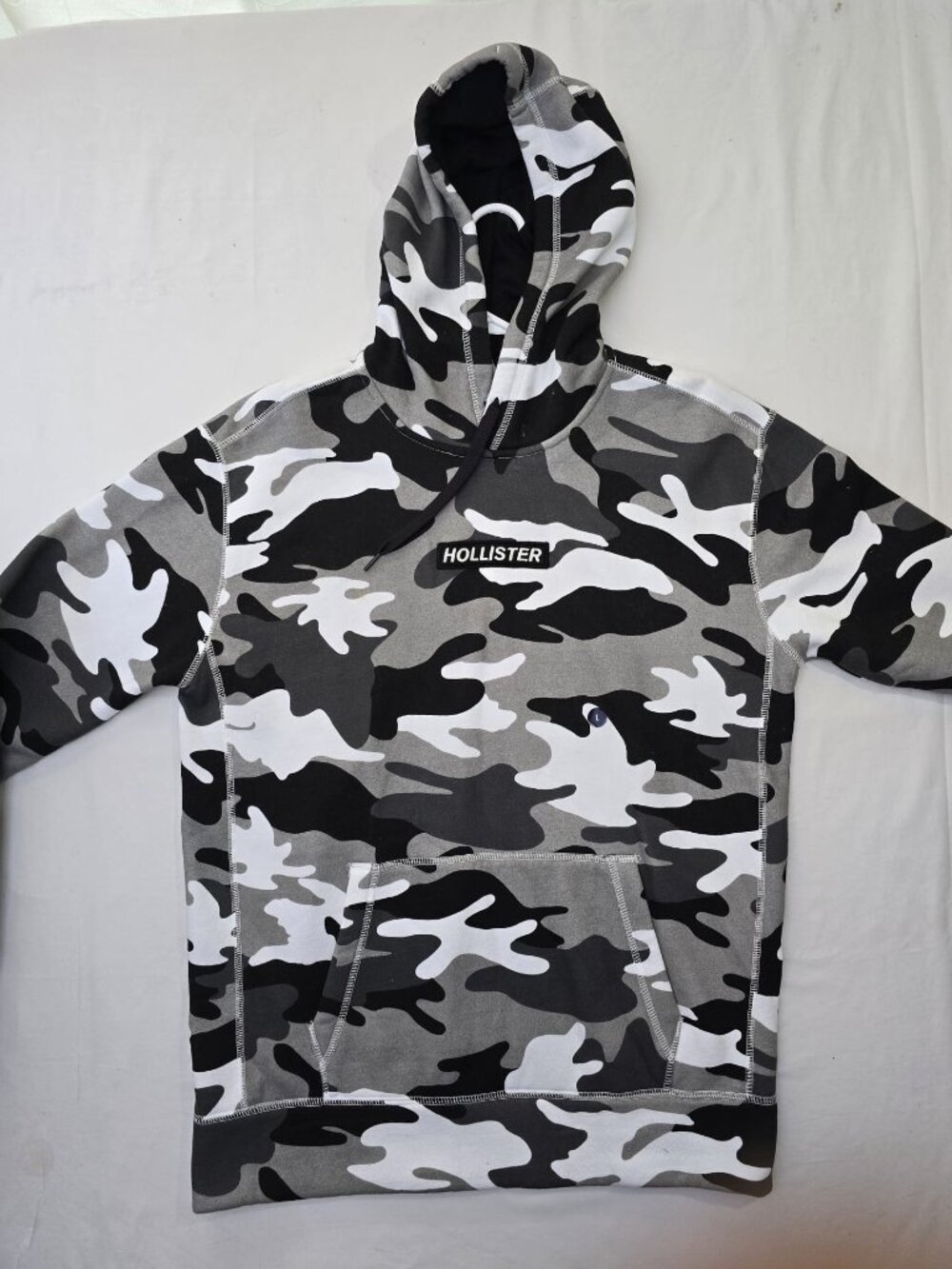 Hollister Camo Hoodie – Gray/Black/White – Size L